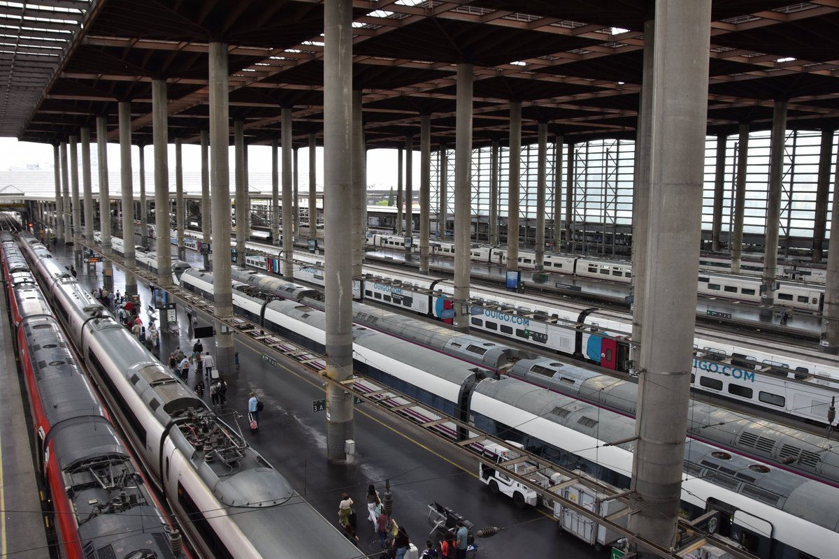 Unoscuantostre1's tweet photo. Feliz Día Mundial de la Fotografía a tod#s 😎. @Adif_es @Renfe @iryo_eu @OUIGO_Es #diamundialdelafotogria #ferrocarril #tren #Madrid #Adif #Renfe #Iryo #Ouigo https://t.co/lvZvzfwCZY