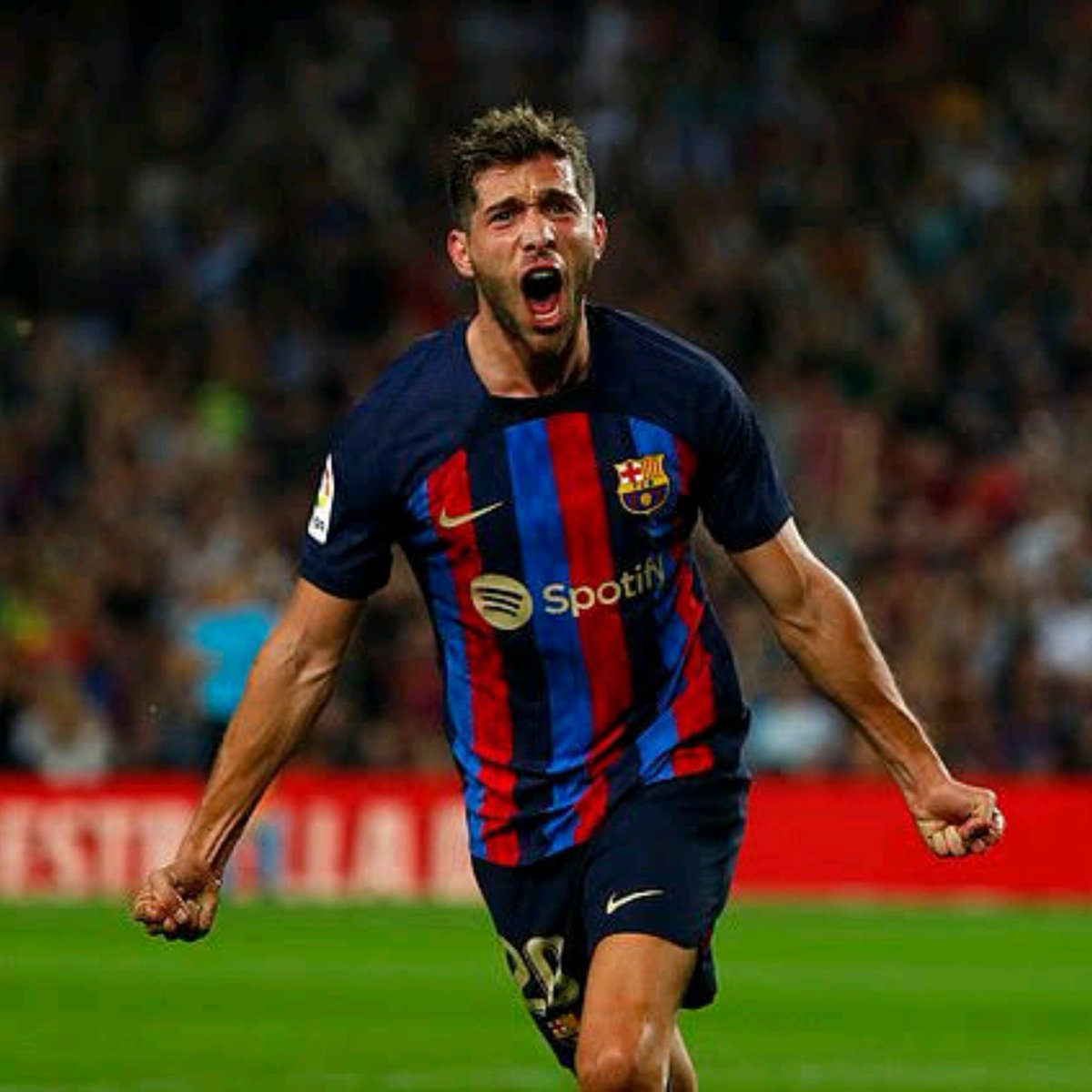 MrEli_x's tweet photo. ▫️ Can play as a RB.
▫️ Can play as a DMF.

Xavi Espart… Sergi Roberto 2.0? 🥹🔵🔴 https://t.co/HjkGdZbE6K