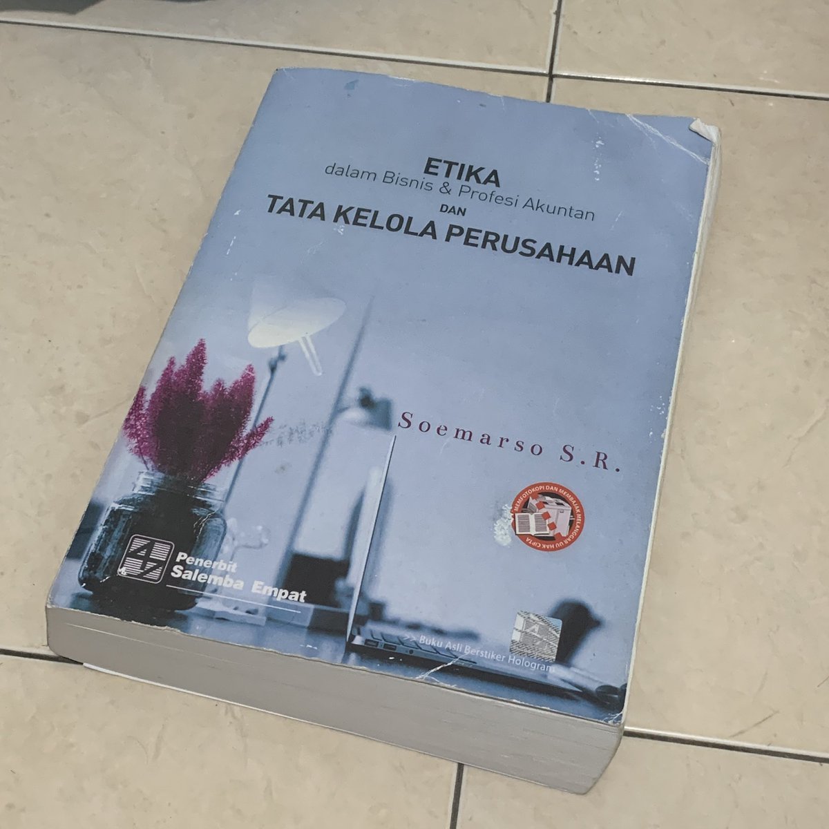 zhnllnd's tweet photo. ❤️PRELOVED❤️ buku

- perpajakan siti resmi 20k
- accounting principles kieso 50k
- akuntansi keuangan menengah kieso 20k
- etika bisnis soemarso 30k

tanya2/ nego lgsg dm ajaa

t; undip polines pajak kieso weygandt warfield kimmel thirteenth edition ungu salemba empat cod https://t.co/tklrMhNY7z