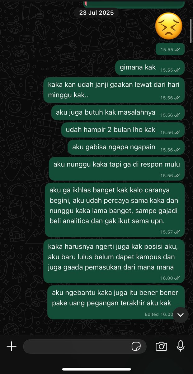fluffshiee_'s tweet photo. maaf banget ini beneran diluar konteks demo dan gue gak bermaksud apa apa karena masalahnya udah clear dan juga udah gue ikhlasin. cuma gue ngeliat salah satu kaka yang dulu pernah ada masalah sama gue lagi rasanya sedih banget karena jadi keinget dulu gue beneran hopeless banget sama situasinya.. mengingat dulu gue beneran berjuang dan struggle banget ngejar PTN dengan tabungan terakhir gue kemarin, disaat itu kebetulan dia juga open coaching PPKB UI karena gue ikut PPKB UI jadi gue coaching di dia karena gue percaya sama dia, terus setelah itu dia sempet minjem uang ke gue. mungkin nominalnya buat orang lain gak seberapa, tapi buat gue yang waktu itu baru lulus, belum dapet kampus, dan lagi di kondisi yang serba gak pasti, itu berarti banget. gue beneran lagi di titik dimana uang segitu pun gue pikirin berkali kali karena tabungan gue udah habis. gue inget banget rasanya waktu itu bener bener ngerasa udah di ujung banget dan sedih karena kesempatan yang gue pengen banget (sema upn) akhirnya gak bisa gue ambil. dan ternyata gue juga belum rezeki di ppkb. sekarang masalah gue sama dia udah selesai dan gue udah ikhlas. gue juga gak ada niat buat spill siapa orangnya atau buka masalah lama lagi. cuma tadi pas ngeliat dia, gue somehow keinget lagi sama diri gue yang dulu. bukan karena masih marah, cuma sedih aja inget gimana susahnya gue waktu itu.

anw, makasih udah ikut menyuarakan aspirasi rakyat, kak. 

#HidupMahasiswa