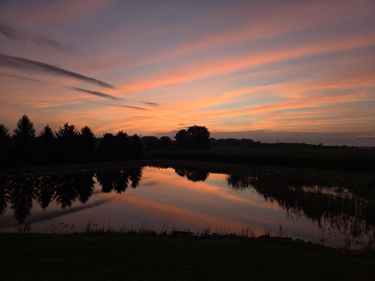 AGHoying's tweet photo. A beautiful morning for Fort Loramie's first day of school #45845views @JamieJarosik https://t.co/XLmh7p9Pyg