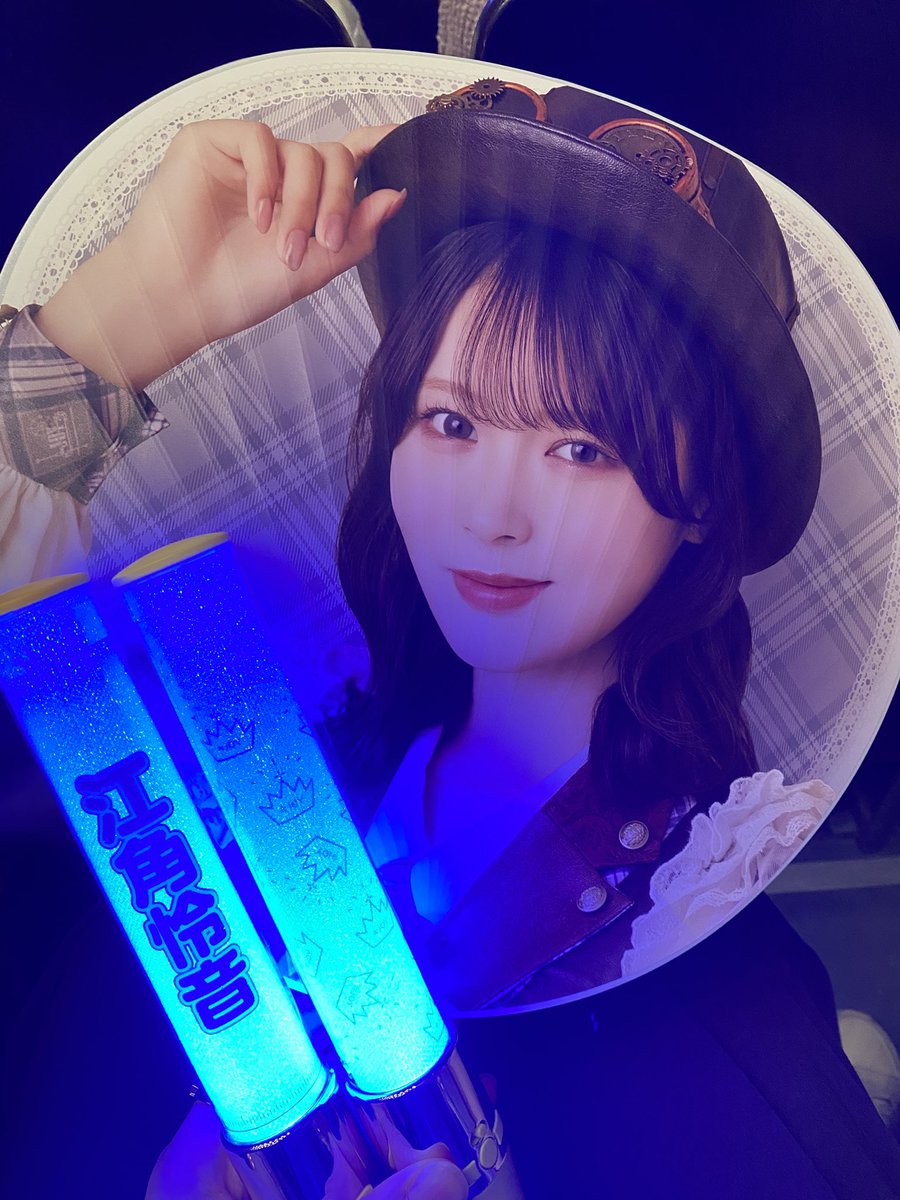s3char's tweet photo. 2026.8.19 オリックス劇場の昼公演行ってきた！メンバーみんな近いし客席来てくれるしありがたや〜！お手振りは自分にもらえたと思っちゃお😉ハッピー👑
ところでサマツイ衣装ビーズストラップかわいいですよね🎀
#ニアジョイ 
#ニアジョイ全国ツアー2026 https://t.co/G5ZlVDpFJB