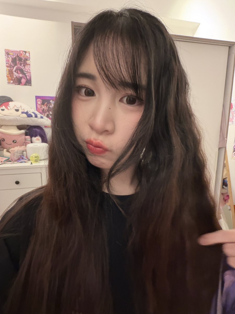 tara_klp48's tweet photo. post show hair kinda eats https://t.co/Fb58d3xKAJ