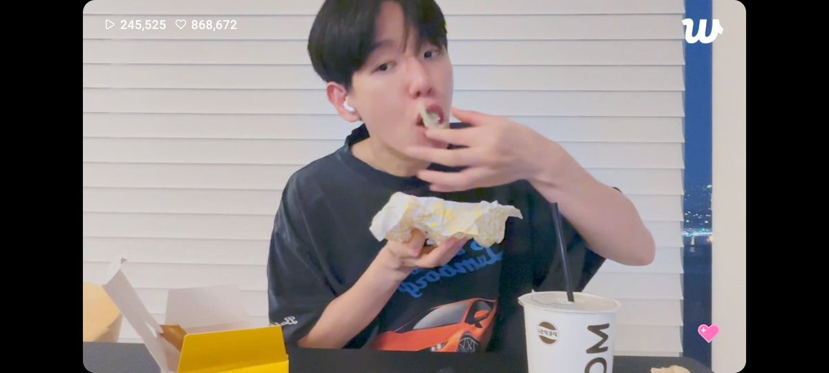 mekiyowoo's tweet photo. duh baekhyunee gangeng banget https://t.co/oGxfTCoQBO