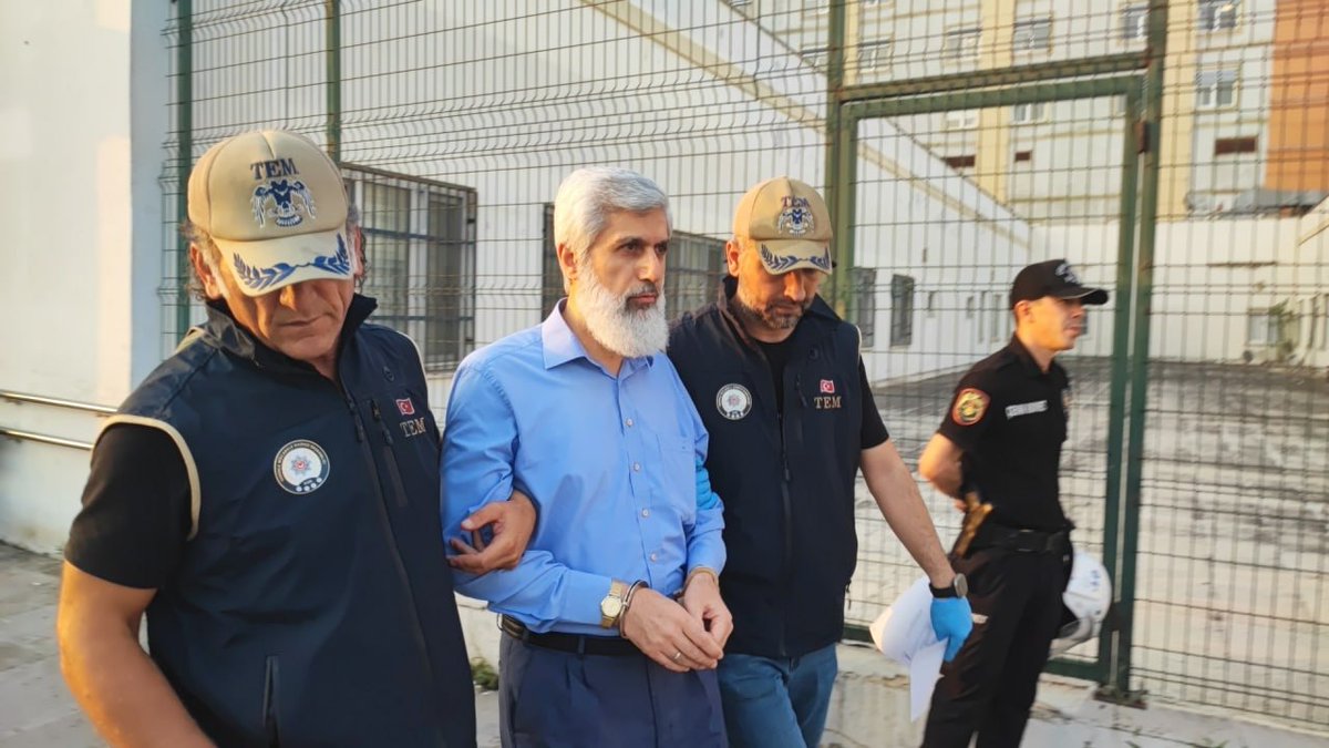 semaklsn's tweet photo. LEVENT BÖREK'E KAYYUM ATANDI...

"Kuytulcular" yapılanmasına yönelik yürütülen soruşturma kapsamında, 

“Levent Börek” markasıyla bilinen firmanın da aralarında bulunduğu 5 şirkete kayyım atandı. 

- "Levent Börek” markasını kullanan MLT Börekçilik Gıda Sanayi ve Ticaret Ltd. Şti.  

- Adana Gizem Turizm Yurt İçi Yurt Dışı Taşımacılık İnşaat Gıda Dekorasyon Ticaret ve Sanayi Ltd. Şti.  

- İsmail Karadeniz’in yetkilisi ve ortağı olduğu Büyük Çukurova Sağlık Hizmetleri Sanayi ve Ticaret Ltd. Şti.  

- Çamlıoğlu İnşaat ve Turizm Sanayi Ticaret Ltd. Şti.  

- GF Seyahat Taşımacılık Turizm Akaryakıt Otomotiv Sanayi Ticaret Ltd. Şti.