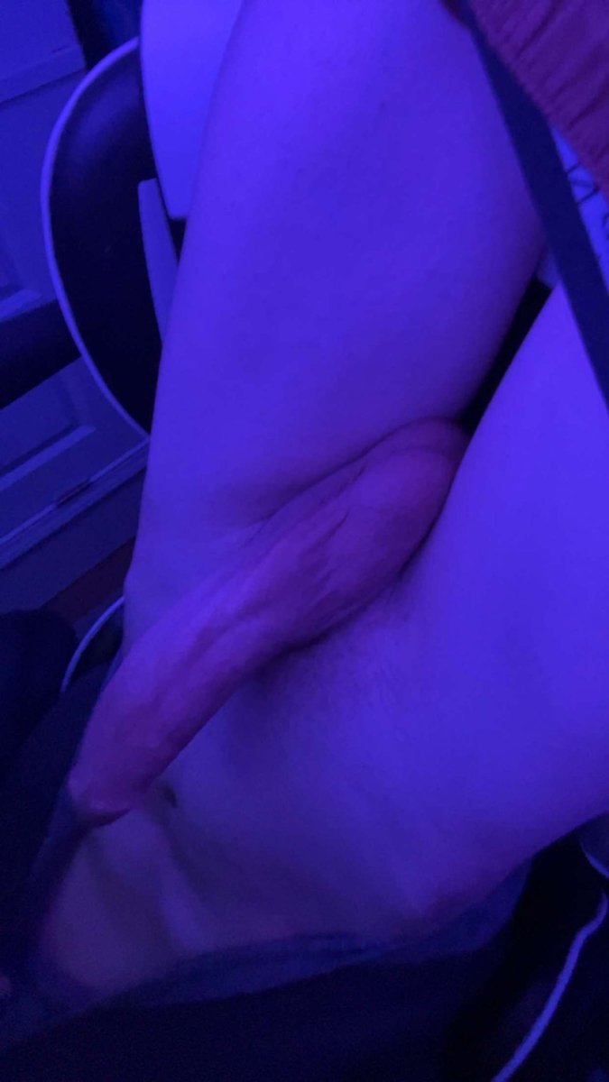 AliceLacro7883's tweet photo. Who wants to give me a hand, 
#nsfwtwtًً #femboy #puppyboy #puppyplay #bdsm #mlm https://t.co/pAMScLQx4o