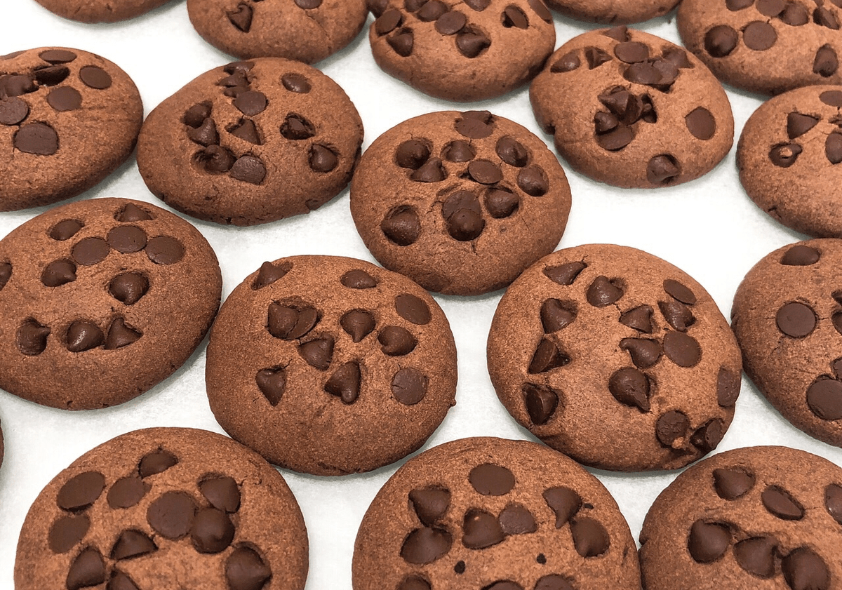 RubyEllisojlb's tweet photo. Tarde de antojos! Comparto estas galletas de chocolate crujientes con ustedes, son irresistibles! ， https://t.co/LoGI5TR5Y3