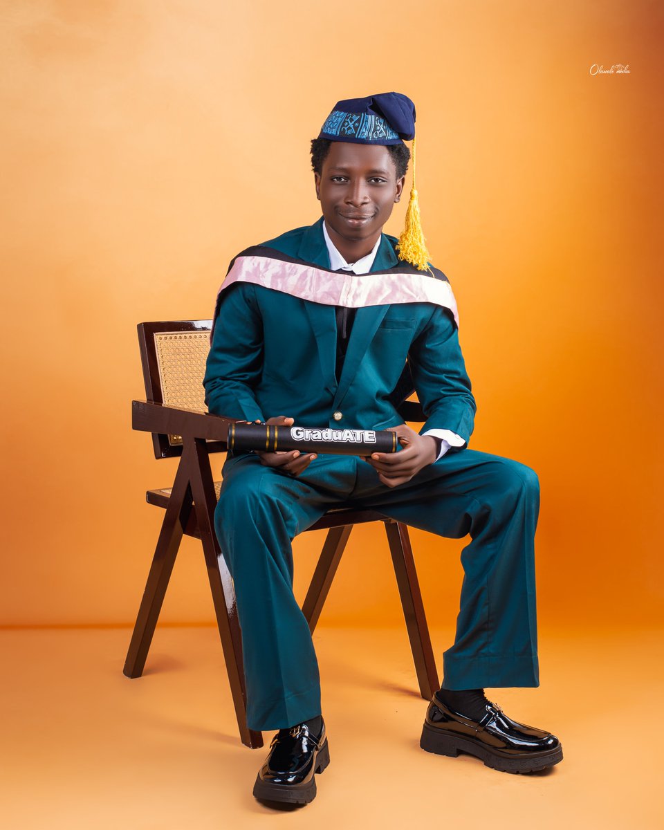 kingSam0013's tweet photo. The journey was not easy, but here we are. 🎓💫 Officially stepping into a new chapter.
#viral https://t.co/2cu5DtSogN