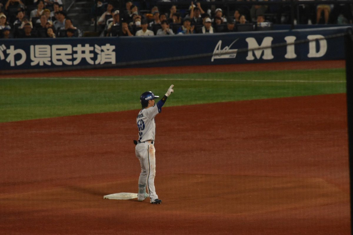 Ruby_43BayStars's tweet photo. 3人では終わらせないツーベース
#古市尊 https://t.co/myJD06sdfS