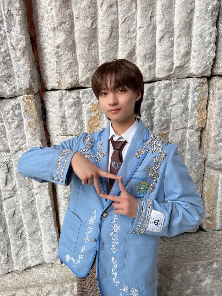 ICEx_official's tweet photo. ＼✨ #有吉の壁 ✨／

顔の大きさ桃2個分！🍑
💙 #ICEx #志賀李玖 (22)

▼Instagram📷
https://t.co/b1rLpeQHxD

▼ICEx公式HP🧊
https://t.co/NhW8OoPSu1

@ariyoshinokabe #EBiDAN #エビライ2026 https://t.co/HKCFCAvnpS