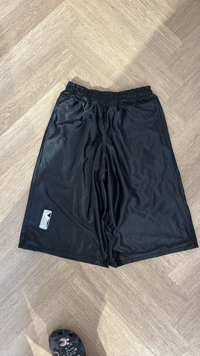 untxtl3d_'s tweet photo. basketball shorts https://t.co/F4Tqzy4f9c