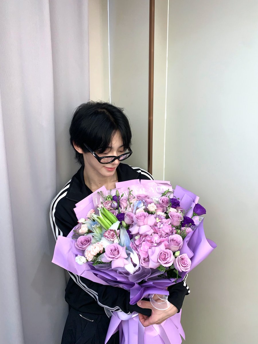 hanzhen2006's tweet photo. 260819 한진 위버스포스트
📝 오늘 칠석이래요
그래서 말인데…
42,사랑해!
#TWS #한진 https://t.co/En3vFUxh9c