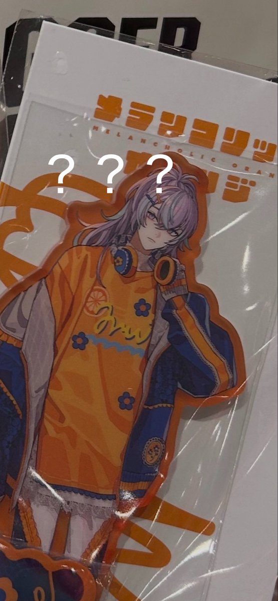 4driim's tweet photo. ワ展行く前にふらっとアニメイト行ったら目が合って捕まえてしまいました。
画面越しに見るとギリ衝動買いせずに済むのに生はだめだ。顔がいい。

俺なんでここにいるんですかねー、、（笑）
って顔してますね。 https://t.co/xBZAf0fLKR