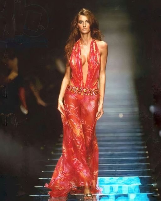 _ArchiveFashion's tweet photo. Versace, 2000 https://t.co/Woraptx968