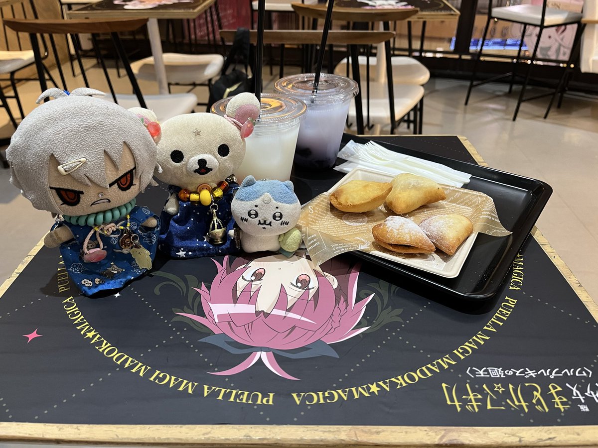 peperappe's tweet photo. ぺー(^-^)/

〈ワルプルギスの廻天〉を観る前に…
まどマギ🔰なのでリバイバル上映中の
[新編]叛逆の物語 も 観に行ったっぺ！

どのシーンも見逃すまいと食い入るように観たっぺ👀

それにしても…キュゥべえ…悪気の無い顔してなんてことを！
首根っこ掴んでガクガクしてやりたいぃぃ

#まどかマギカ https://t.co/CQlIpIxf52