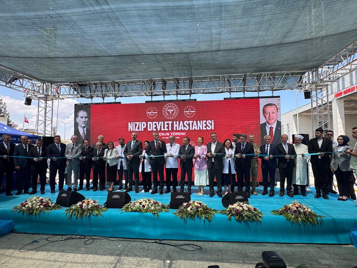 irfancelikaslan's tweet photo. 📍 NİZİP

Sağlık Bakanımız Sayın Prof. Dr. Kemal Memişoğlu, Valimiz Sayın Kemal Çeber, Grup Başkanvekilimiz Sayın Abdulhamit Gül, protokol üyelerimiz ve teşkilat mensuplarımızla birlikte 400 yatak kapasiteli Nizip Devlet Hastanemizin açılışını gerçekleştirdik.

Modern sağlık altyapısıyla Nizip’imize ve bölgemize hizmet verecek hastanemizin hemşehrilerimize hayırlı olmasını diliyor, emeği geçen herkese teşekkür ediyorum.

@Akparti 
@drmemisoglu 
@abdulhamitgul 
@kemalcebervali 
@FatmaSahin