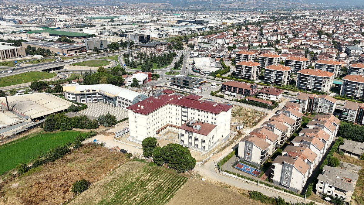alpertaban16's tweet photo. KYK yurdumuzda son rötuşlar. 😊
🎓 İnşallah yeni öğretim yılına KYK Erkek Öğrenci Yurdumuzu hazır edeceğiz.✅
#İnegölHerŞeyeDeğer https://t.co/JA5IW3uZi1