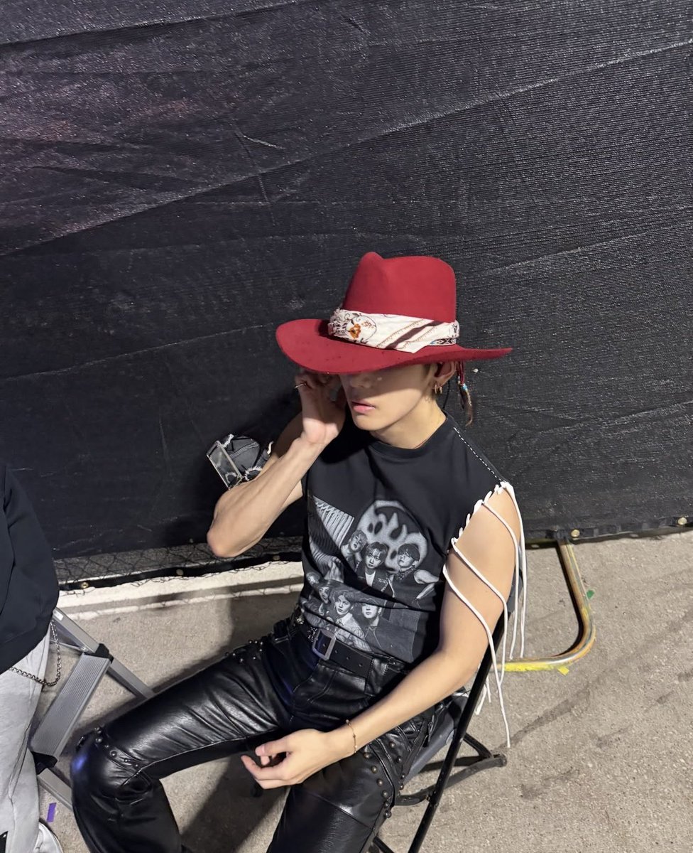 tetepout's tweet photo. Texas cowboy hallelujah https://t.co/F5E3CKe9yY
