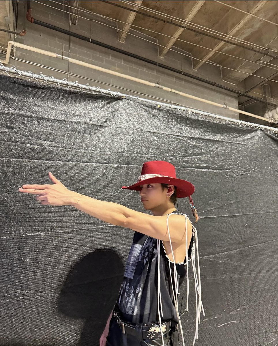 tetepout's tweet photo. Texas cowboy hallelujah https://t.co/F5E3CKe9yY