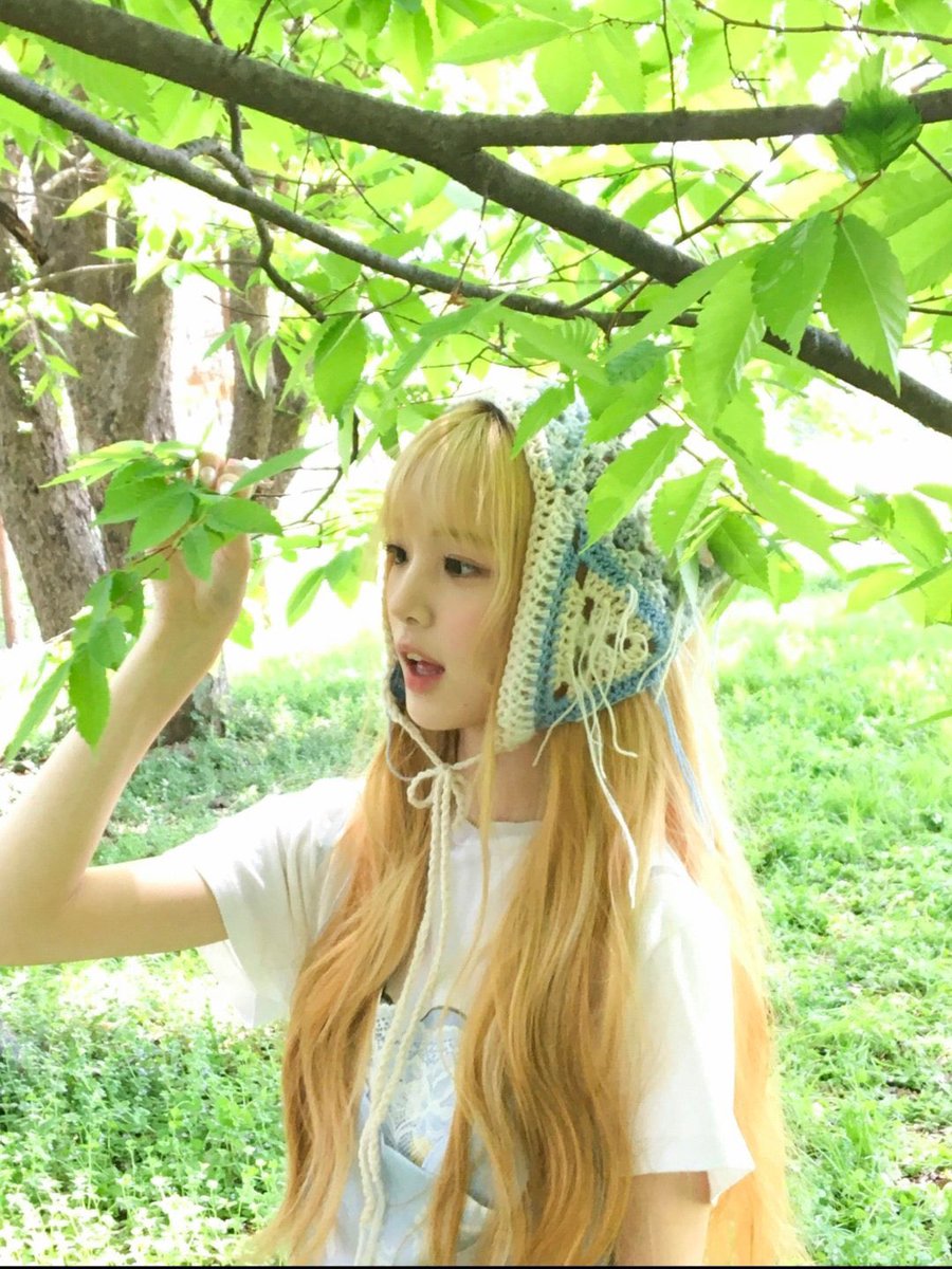 Yuhzram's tweet photo. Tell me, what’s one small thing that made you smile today? It doesn’t have to be anything big. I’m right here, listening to every little detail. 💭 https://t.co/AXMzWERKNv
