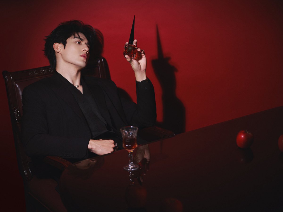 Mai20072003's tweet photo. Get ready for Ayden Sng x Christian Louboutin! 🔥
The live is coming soon, and we’re so ready to see him shine. Stay tuned!

#AYDENSNGXCL #AydenSngXChristianLouboutin https://t.co/5XBE5swAsd