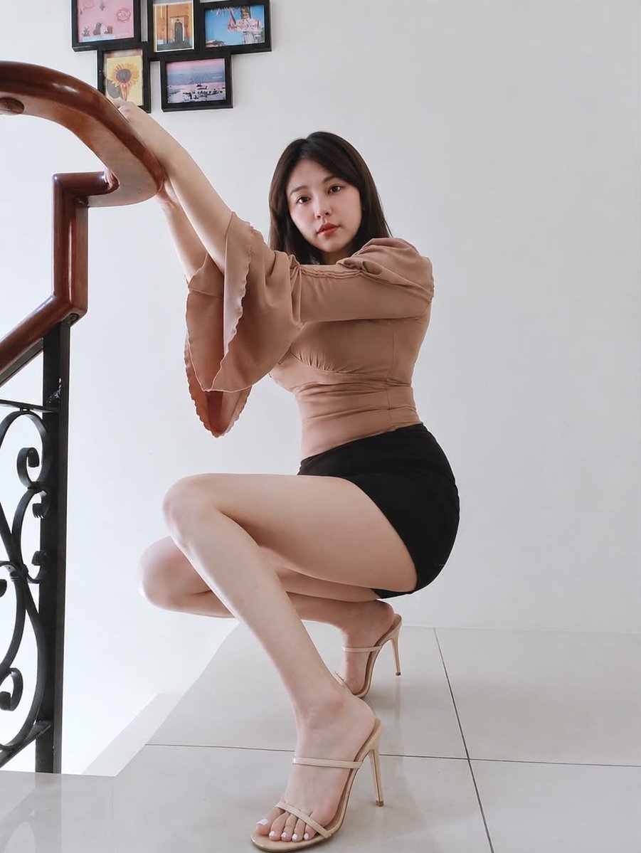 nsindwc's tweet photo. 高跟鞋真的是好美的刑具🤍
#白色腳趾頭 https://t.co/GvpxEKHBaB