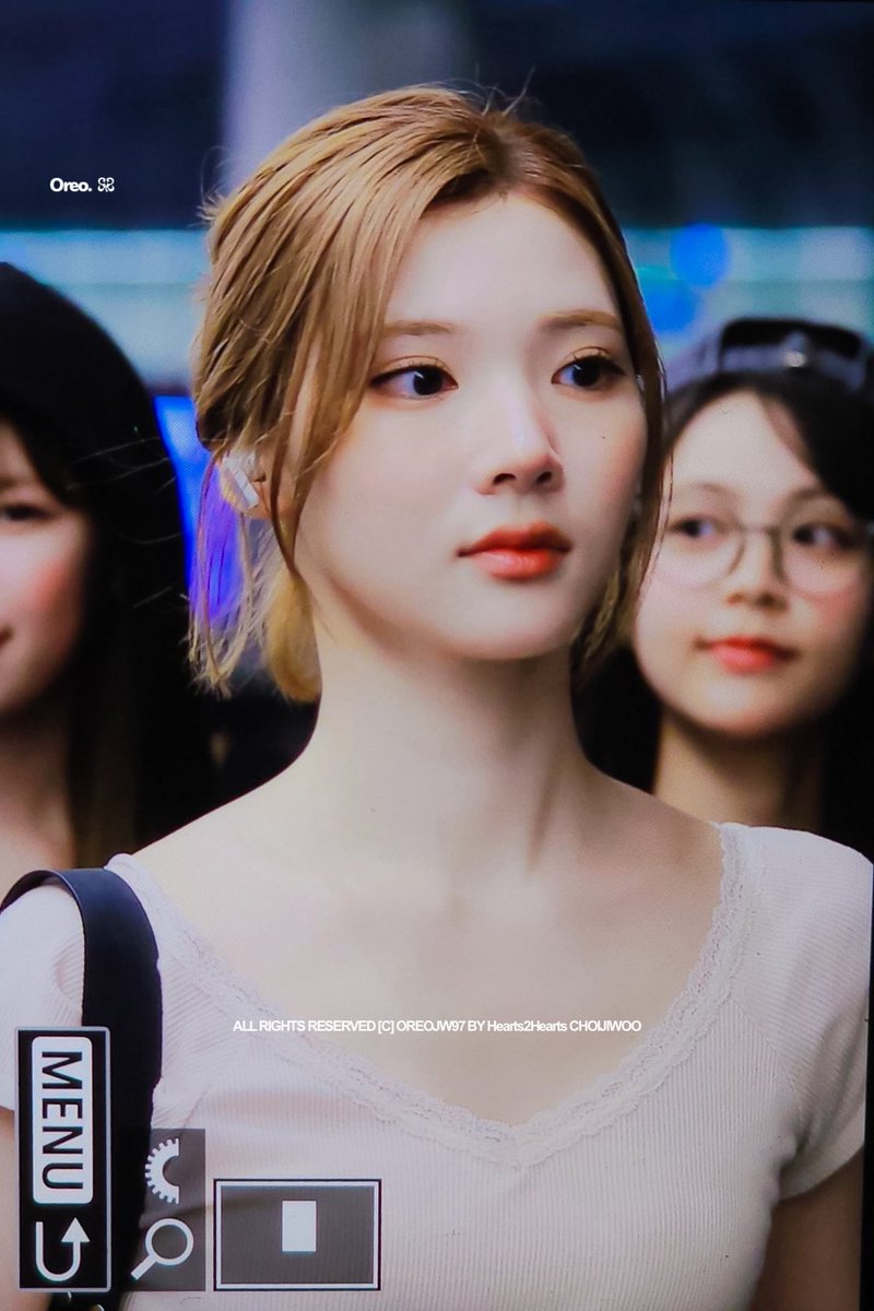 oreojw97's tweet photo. 260819 HND

#하츠투하츠 #지우 #Hearts2Hearts #JIWOO https://t.co/G2VCsD2BYa
