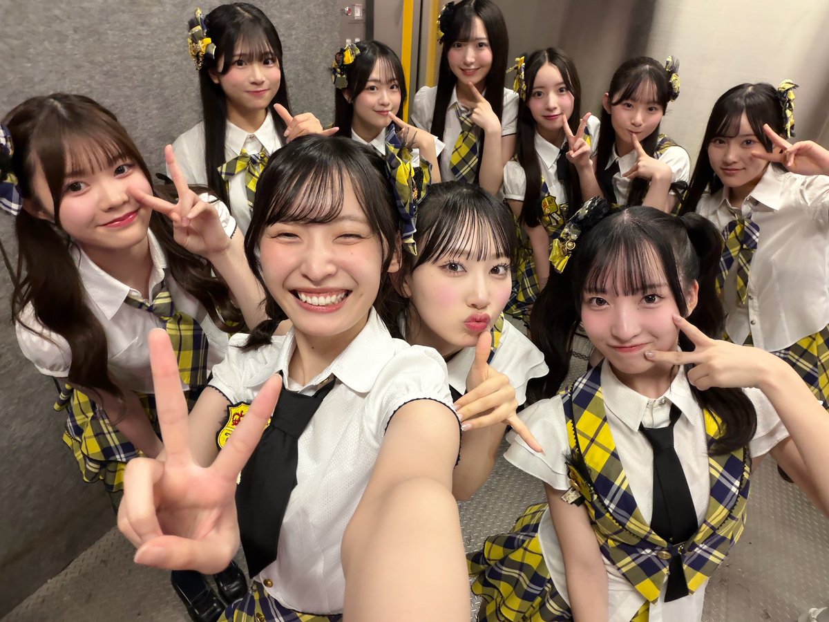 Hiyuka_1007's tweet photo. #好きish握手祭 &amp;ステージパフォーマンス
ありがとうございました☺️✨

発売日に皆さんと会えて、一緒に盛り上がれて良かったです！！楽しかった！！

｢酸っぱすぎるレモネード｣初披露
どうでしたか〜❓💞🍋

夏にピッタリの楽曲！沢山聴いてね👂🏻" https://t.co/iyUrDBzqKH