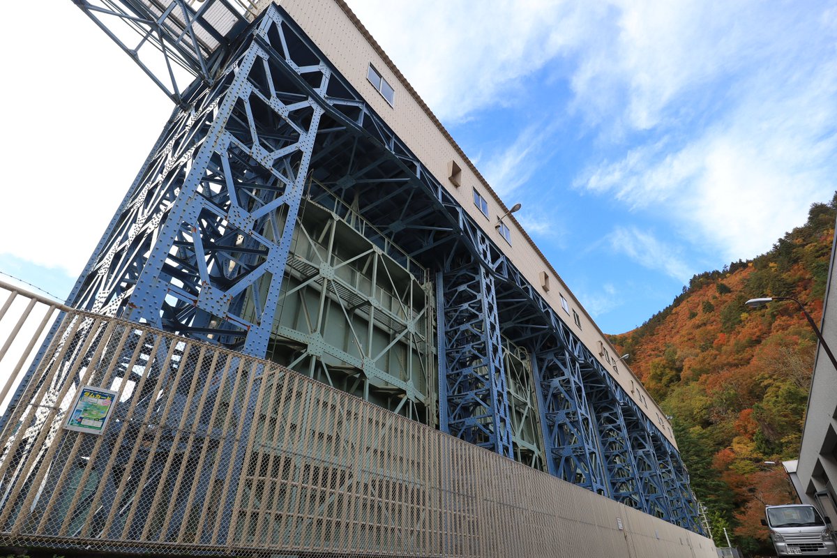 bsb222z's tweet photo. 上田ダムはリベット接合された鉄骨製のゲートピアが大好き！
本名ダムや揚川ダム､上野尻ダムのピアと比べてサビが目立たず､美しい見た目なのも良き👍
#ダム博 #只見川ダム施設群 https://t.co/ScXV8ETwnI