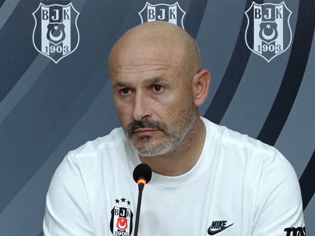 futbolarena's tweet photo. Vincenzo Italiano: "Kaliteli bir orta saha oyuncusu arıyoruz. İki yönlü, koşucu, kendisini ceza sahasına atabilen, alanları kapatabilen bir oyuncu istiyoruz." https://t.co/cWpbYKIRRM