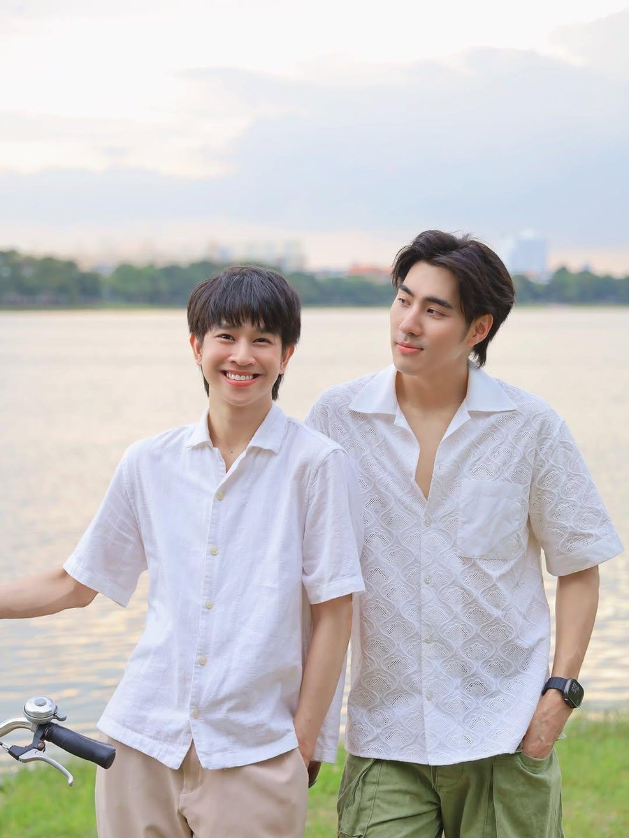 Fluke_Official's tweet photo. IG fluke_natouch : Life slows down here 🌻🌅

#เจ้าแก้มก้อน #fluke_natouch
#peterpanzz_w https://t.co/AryWKe2q9m