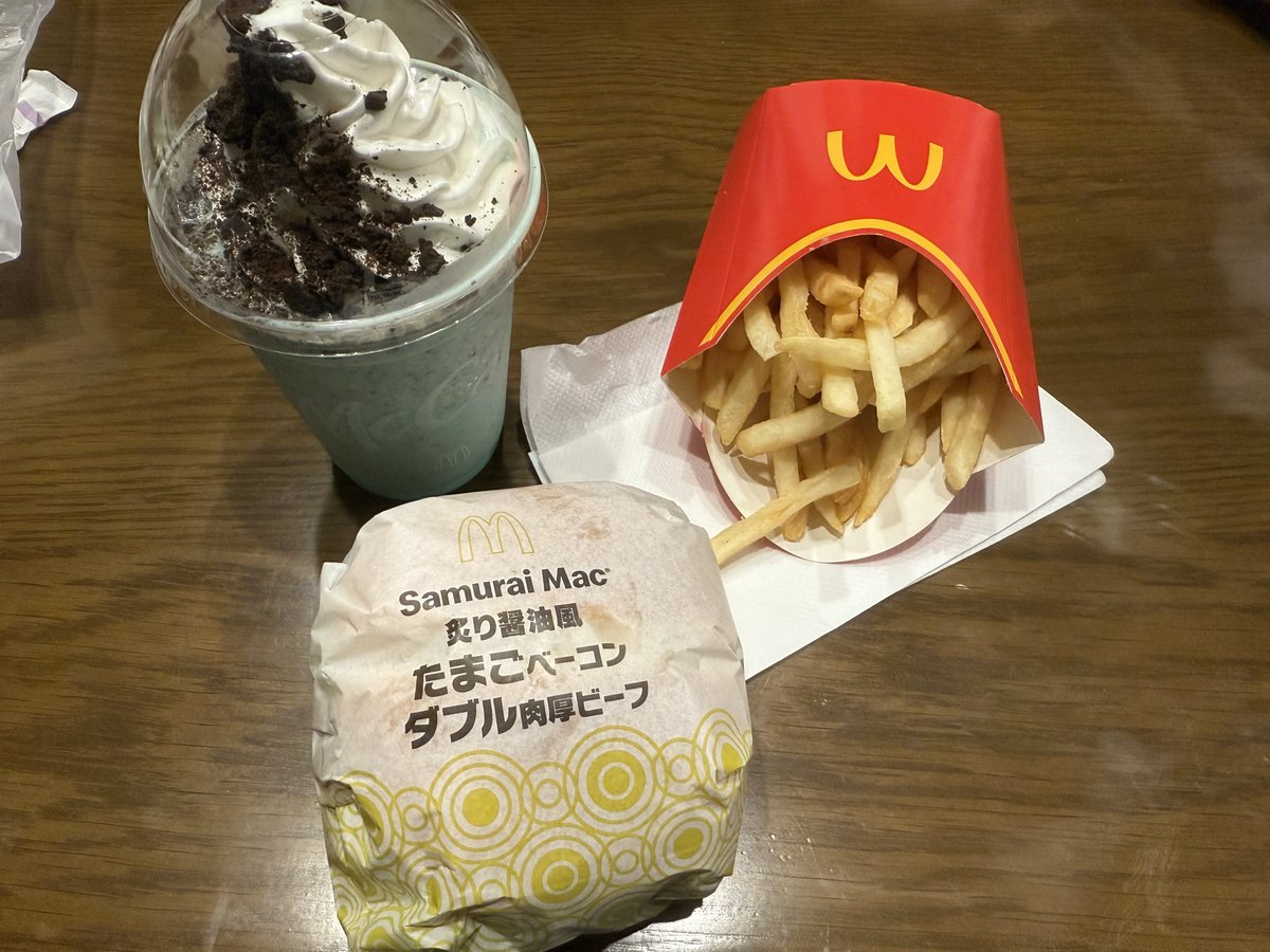 bacanon36's tweet photo. マクドナルド屋さん
今日からのやつ〜 https://t.co/ZKERPZSrY4
