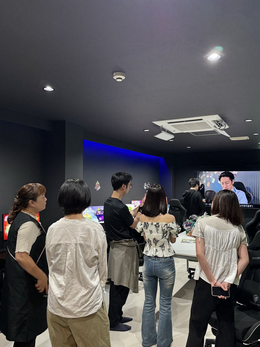 vegetomo_'s tweet photo. 取材ありがとうございました✨✨
本日はFearlessに代表して喋ってもらいました🙆‍♂️🙆
大画面に映る馬大佐に注目👀 https://t.co/ryfLAhSTeF