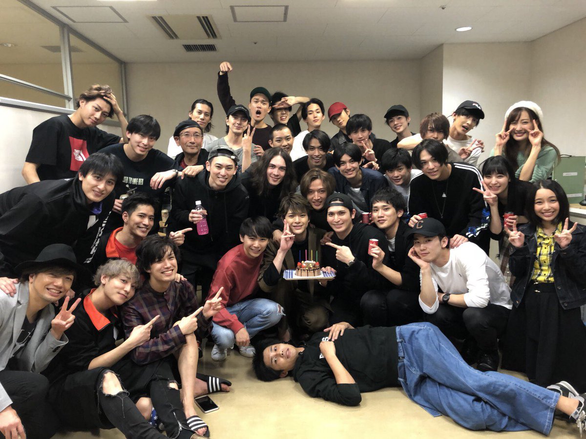ko_suke_asuma's tweet photo. 今日は8月19日、ハイキュー‼︎の日🏐

この作品に出会ってなかったら俳優辞めていたと思うし、みんなにも出会えていなかった。

今の僕がいるのは、ハイキュー‼︎のおかげ。これまでも、これからも僕にとってずっと大切な作品です！！！！

#ハイキュー
#Haikyu 
#及川徹 https://t.co/oCCrMIBK8D