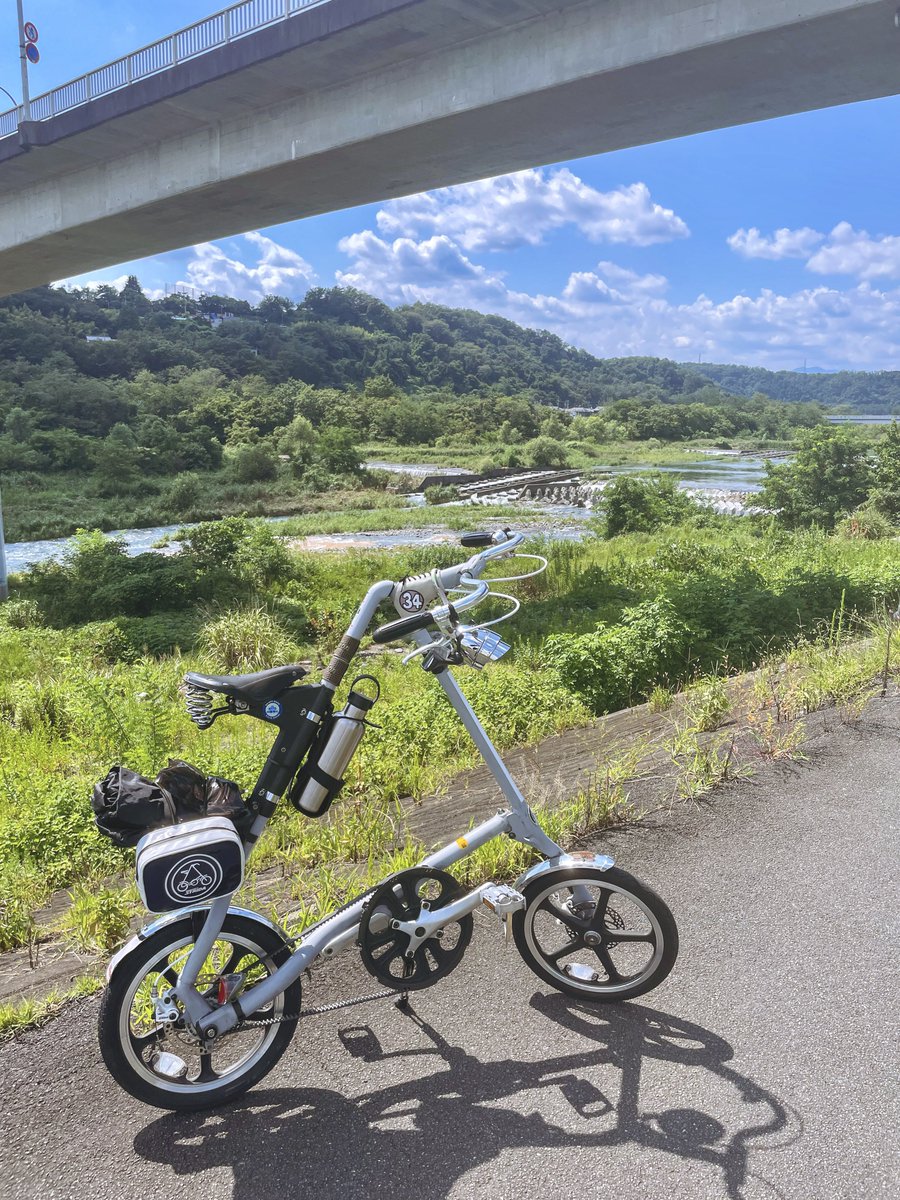naoki04260943's tweet photo. 最近雲だらけでゲリラ豪雨の頻度も高く自転車意欲が湧かなかった中、今日は晴れたり曇ったりながらも久々に良い天気だったのでサイクリングに行って来ました🚲
最近東京は猛暑日にもならず過ごし易いですが夏が早々に終わってしまいそうで一抹の寂しさも…
#STRiDA #ストライダ https://t.co/ujecO8rBu8