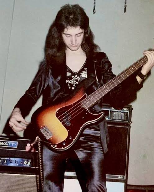 QueenMikerin's tweet photo. #HappyBirthdayJohnDeacon
Dear John, congratulations on your 75th birthday! Hope all your wishes come true!
Wishing you and your wonderful family happy and healthy forever! https://t.co/jPLVTKhoil