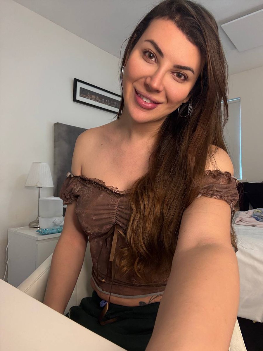 transsquinn's tweet photo. Not your angel but I'll definitely take you to heaven https://t.co/6hRhX2vsGE