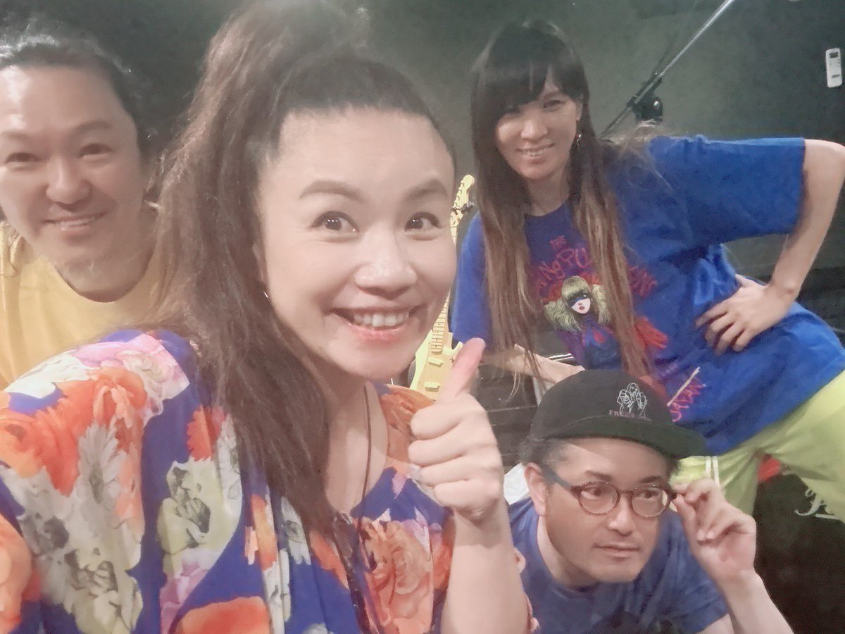 hisayo_tp's tweet photo. リハしたよ。三浦俊一さんもギター🎸で参加してくれます。独創的でドキドキするよ。ヒャー！今週日曜、下北沢で待ってるよー
🎫予約👉ticket.tp@gmail.com https://t.co/KY3pFF4epm