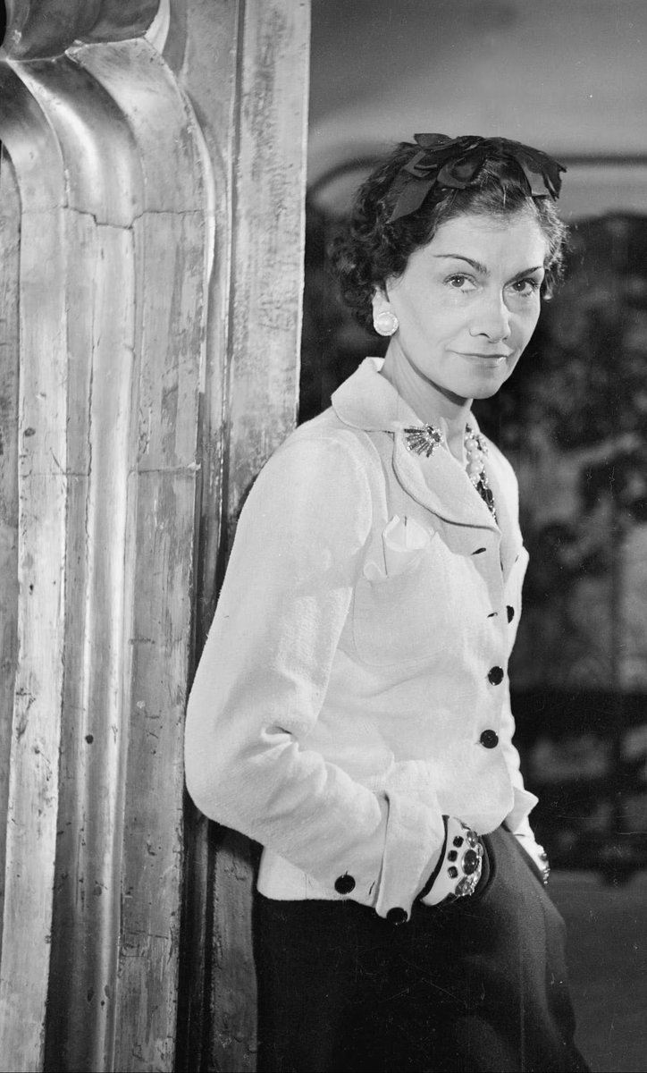 GilbertoBrenis's tweet photo. Un día como hoy pero de 1833 nace la diseñadora y empresaria #CocoChanel. https://t.co/rHakMR2nUq