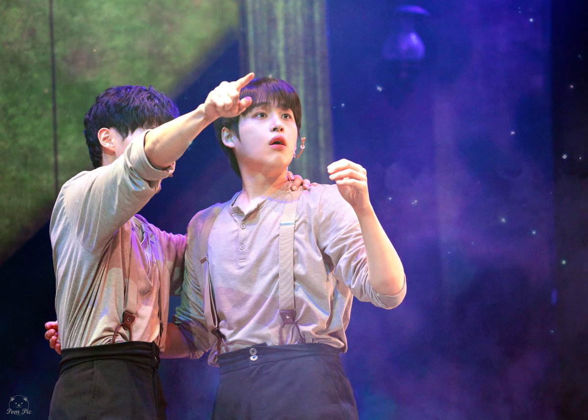 Pom_Pic's tweet photo. 2026.08.19.       
#비더슈탄트 마티네 스페셜 커튼콜 데이  
#강병훈 배우님 아벨 루터    
#김도민 배우님 재스퍼 뮬러

🦋헤르만 헤세, 헤밍웨이
마음껏 책을 읽었던 날들📚 https://t.co/TLcHdHCMRD