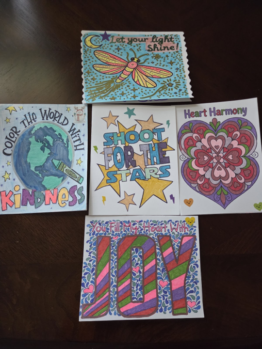 cardzforkidz's tweet photo. Working with groups worldwide to uplift spirits ๐ Here are recent examples: Youth Arts, Busy Bees, Carla Sue, Beta Alpha Psi. #everycardcounts #handmadecards https://t.co/dnvXSR2hVW
