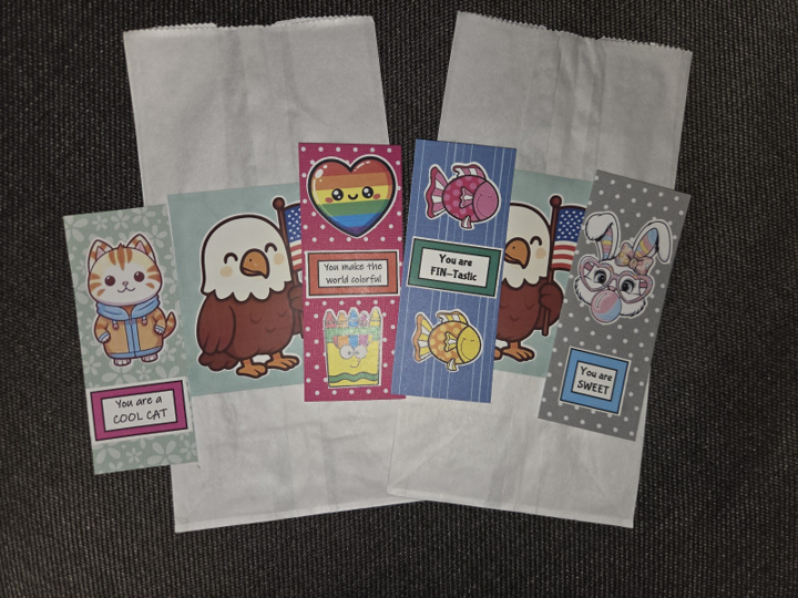 cardzforkidz's tweet photo. Working with groups worldwide to uplift spirits ๐ Here are recent examples: Youth Arts, Busy Bees, Carla Sue, Beta Alpha Psi. #everycardcounts #handmadecards https://t.co/dnvXSR2hVW