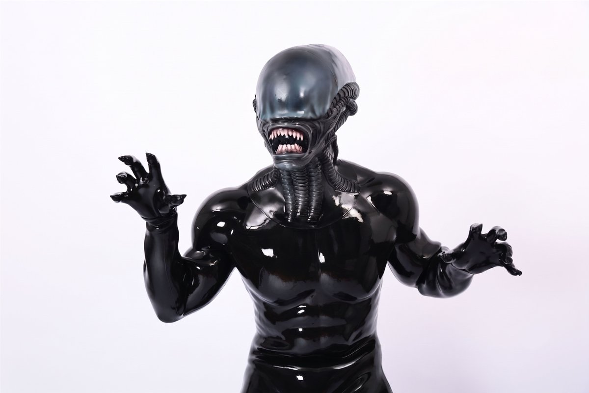 Smitizen's tweet photo. Monsters are only monsters…
until you understand them. 👽
https://t.co/jxO7bzuVqn
#Xenomorph #AlienCosplay #SciFiHorror #AlienMask #DarkAesthetic #smitizen https://t.co/i11MUaS2Ny