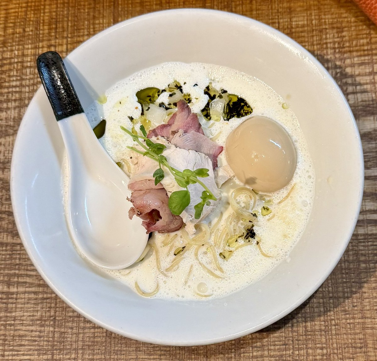 umainto's tweet photo. 🐴生き返ったー！

🐥冷製クリーミー檸檬🍋と味玉に、四川風辛味噌ソースの替え玉少なめ。

🐴忘れられてなくてよかった。

🐥ほんとうに

芛堂寺 https://t.co/x8ZdET3gnN
