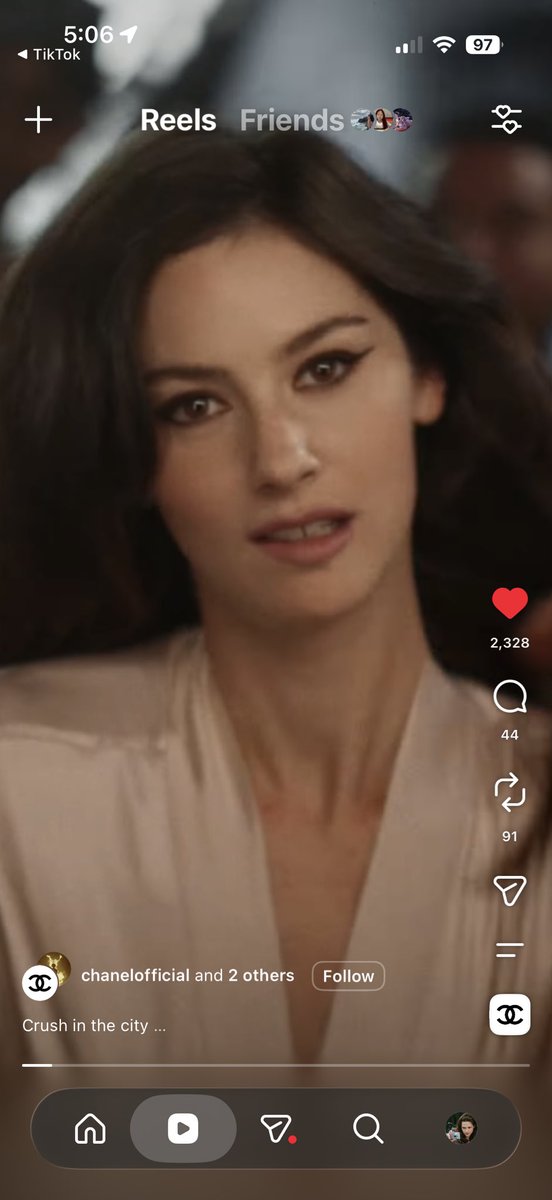 grcelivia's tweet photo. THE LONG HAIR….. ITS LIKE SEEING AN EX https://t.co/Ulh9d7IdCA
