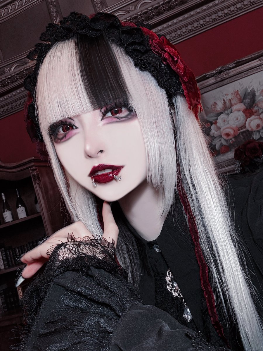 Mau_M_i_M's tweet photo. 絡み合う指先舌先🥀❤︎ https://t.co/ADGWUGxoNi