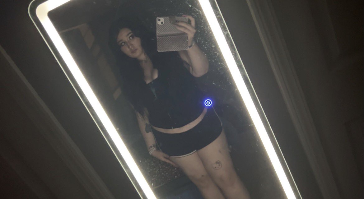 adrianaburning's tweet photo. My only fans new vids homemade up https://t.co/2RmFXKzY0F https://t.co/fiJt0TZRUk