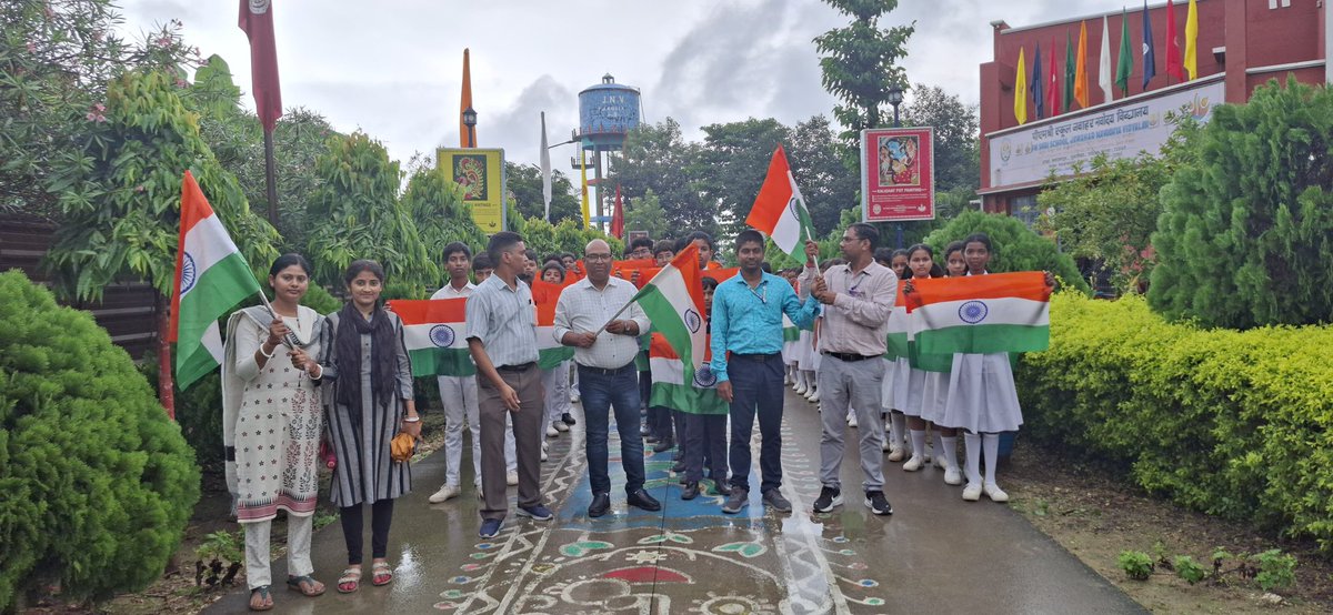 PuruliaJnv's tweet photo. 🇮🇳 GHAR GHAR TIRANGA – PM SHRI JNV PURULIA 🇮🇳

PM SHRI Jawahar Navodaya Vidyalaya, Purulia proudly celebrated the “Har Ghar Tiranga” campaign with great enthusiasm and patriotic spirit. https://t.co/rg4natzM9y