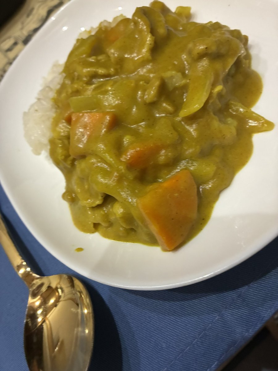 MotoyoshiKoike's tweet photo. 一条もんこ先生のレシピでバスセンターの黄色いカレー
しっかり辛くて美味かった
身体に受け付けないのでニンニク抜いたけど
#一条もんこ
#バスセンターカレー https://t.co/0KaWaFTnfy