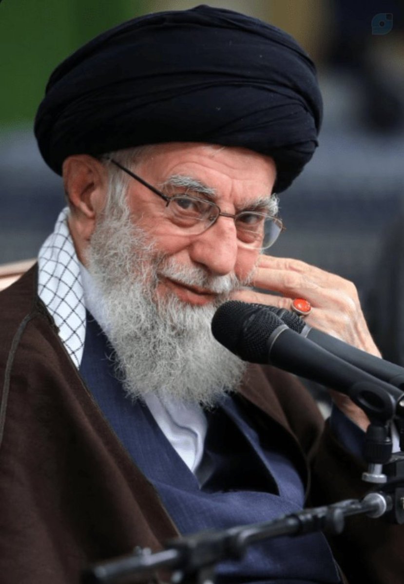 gilan530's tweet photo. آقای شهید مان یکی از استادان مکتب ایستادگی و مقاومت بود. یا لثارات الخامنه ✊🏻✊🏻

#مکتب_ایستادگی https://t.co/BwdSCfR4Zw